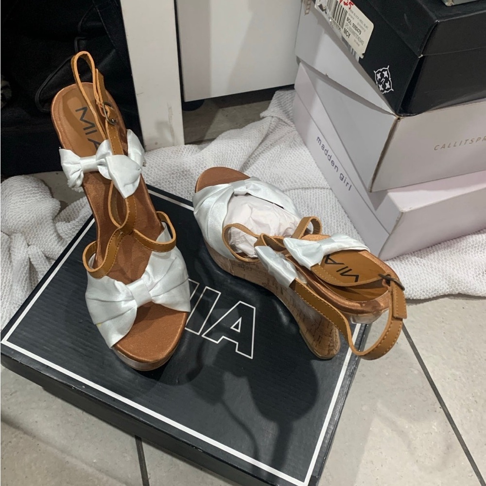 MIA Isabella White Textured Wedges